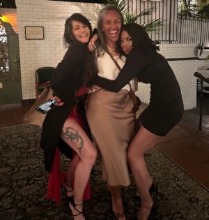 Jill Marie Jones Instagram - September 11, 2025 
At The Château with The Core Six (The Day 1’s)… Celebrating 25 years of #GIRLFRIENDS 🎉🎉♥️
I was looking around the table at each set of eyes, every smile and even closed my eyes for a quick second to listen to all of the familiar laughter. Every time we get together it’s like we’re in our 20’s again and no time has past. 

I was thinking about… where we all met, for the first time. I thought about our first table read. Our first day on set. The day we aired for the first time (September 11, 2000) and how that felt. I guess I was just thinking about our origin story. How it all began. And Boy O’ Boy! What A F%&k*ng Incredible Story!!! What A Ride!!!🤘🏾♥️

HAPPY ANNIVERSARY!!! #25 
GIRLFRIENDS 4EVA!!! 💃🏾💃🏾💃🏾💃🏾🕺🏾♥️ 

@marabrockakil 
@traceeellisross 
@therealgolden47 
@misspersiawhite 
@reggieh69