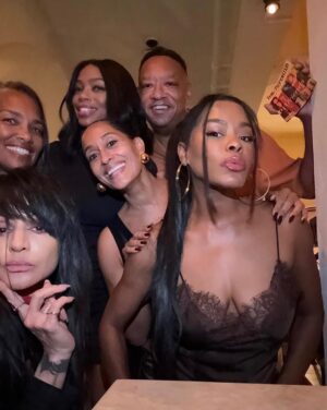 Jill Marie Jones Instagram - September 11, 2025 
At The Château with The Core Six (The Day 1’s)… Celebrating 25 years of #GIRLFRIENDS 🎉🎉♥️
I was looking around the table at each set of eyes, every smile and even closed my eyes for a quick second to listen to all of the familiar laughter. Every time we get together it’s like we’re in our 20’s again and no time has past. 

I was thinking about… where we all met, for the first time. I thought about our first table read. Our first day on set. The day we aired for the first time (September 11, 2000) and how that felt. I guess I was just thinking about our origin story. How it all began. And Boy O’ Boy! What A F%&k*ng Incredible Story!!! What A Ride!!!🤘🏾♥️

HAPPY ANNIVERSARY!!! #25 
GIRLFRIENDS 4EVA!!! 💃🏾💃🏾💃🏾💃🏾🕺🏾♥️ 

@marabrockakil 
@traceeellisross 
@therealgolden47 
@misspersiawhite 
@reggieh69