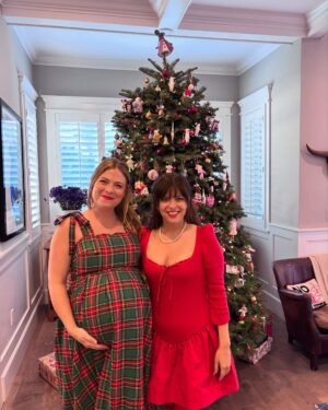 Jillian Bell Instagram - Yesterday I was surrounded by some wonderful friends at my bridal shower. It was an absolute dream and I can’t express enough gratitude to my best friend and sister, @breannalbell ❤️❤️❤️ She made something so special and it made me cry. Best day. I can’t wait to marry my dream man. 🥰🥰🥰