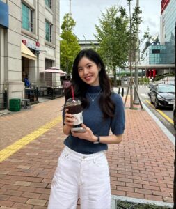 Actress Jin Se-yeon HD Photos and Wallpapers December 2025