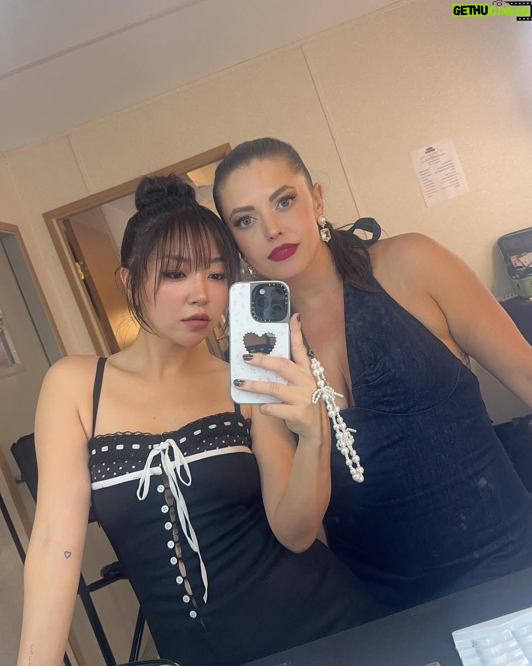 JinJoo Lee - 16.4K Likes - You know exactly what I like 😏🤍