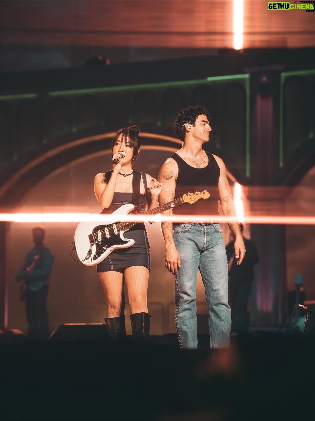 JinJoo Lee - 28.7K Likes - Give me ❤️‍🔥 if you love these greetings from your hometown tour photos from @jeferamosdirector ❤️‍🔥❤️‍🔥❤️‍🔥❤️‍🔥❤️‍🔥