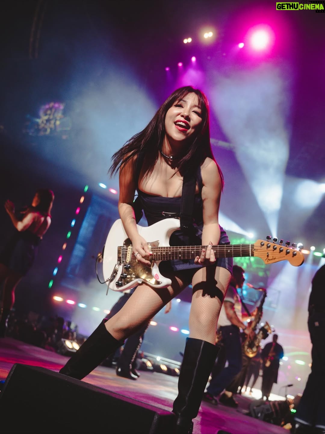 JinJoo Lee - 28.7K Likes - Give me ❤️‍🔥 if you love these greetings from your hometown tour photos from @jeferamosdirector ❤️‍🔥❤️‍🔥❤️‍🔥❤️‍🔥❤️‍🔥