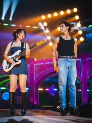 JinJoo Lee Instagram - Give me ❤️‍🔥 if you love these greetings from your hometown tour photos from @jeferamosdirector ❤️‍🔥❤️‍🔥❤️‍🔥❤️‍🔥❤️‍🔥