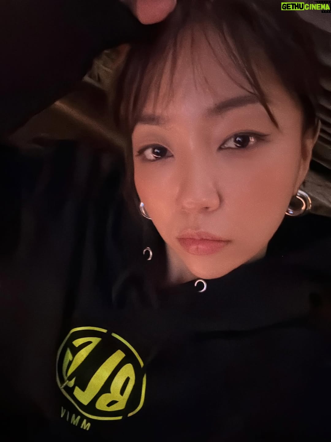 JinJoo Lee - 24.6K Likes - My friends are so cute 🐧🐰