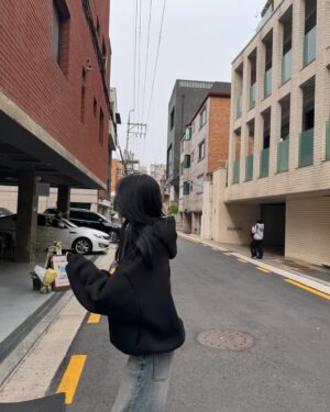 Jo Hye-joo Instagram - april 🎂🪐🌹🤍