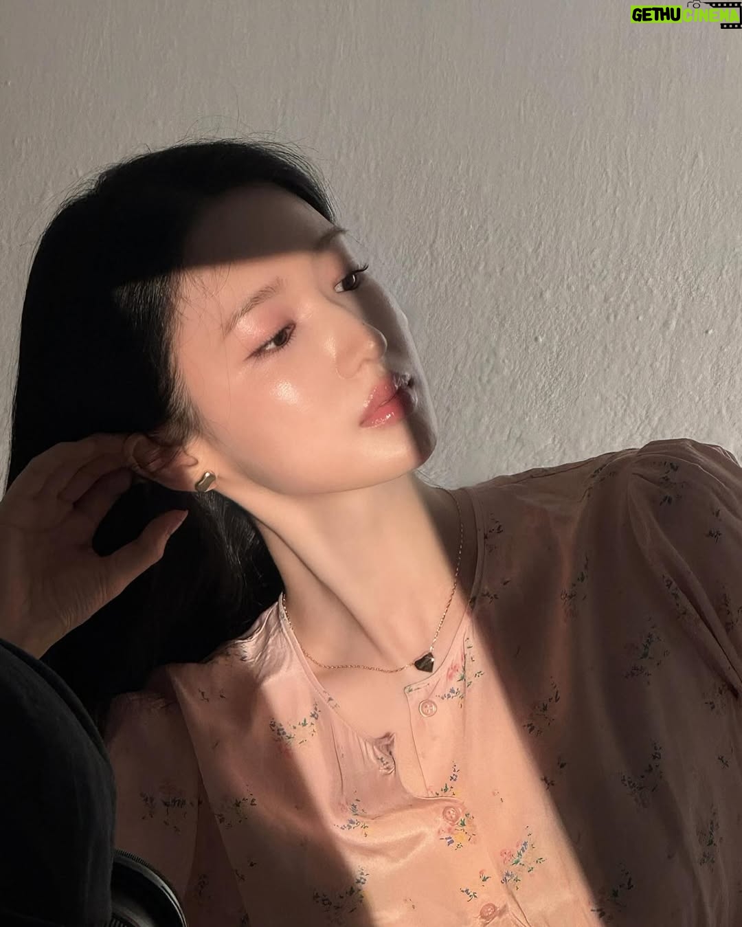 Jo Hye-joo - 225.8K Likes - april 🎂🪐🌹🤍