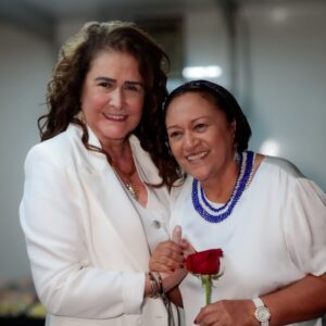Joanna Instagram - Currais Novos brilha  mais uma vez com o Natal Luzes do Sertão!
Tive a alegria de participar deste evento que já é referência em todo o Seridó e que celebra a cultura, a arte e a esperança do nosso povo, fortalecendo q  geração de renda e o o comércio local.
Um Natal que já  é referência para todo o Seridó.