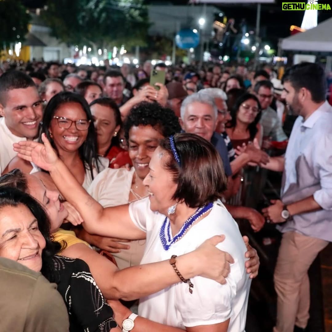 Joanna - 2.7K Likes - Currais Novos brilha  mais uma vez com o Natal Luzes do Sertão!
Tive a alegria de participar deste evento que já é referência em todo o Seridó e que celebra a cultura, a arte e a esperança do nosso povo, fortalecendo q  geração de renda e o o comércio local.
Um Natal que já  é referência para todo o Seridó.