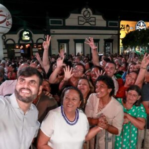 Joanna Instagram - Currais Novos brilha  mais uma vez com o Natal Luzes do Sertão!
Tive a alegria de participar deste evento que já é referência em todo o Seridó e que celebra a cultura, a arte e a esperança do nosso povo, fortalecendo q  geração de renda e o o comércio local.
Um Natal que já  é referência para todo o Seridó.