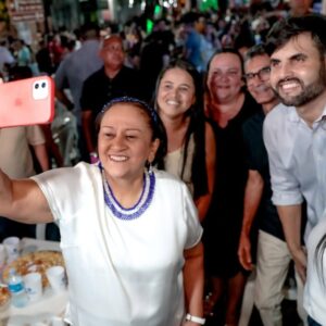 Joanna Instagram - Currais Novos brilha  mais uma vez com o Natal Luzes do Sertão!
Tive a alegria de participar deste evento que já é referência em todo o Seridó e que celebra a cultura, a arte e a esperança do nosso povo, fortalecendo q  geração de renda e o o comércio local.
Um Natal que já  é referência para todo o Seridó.