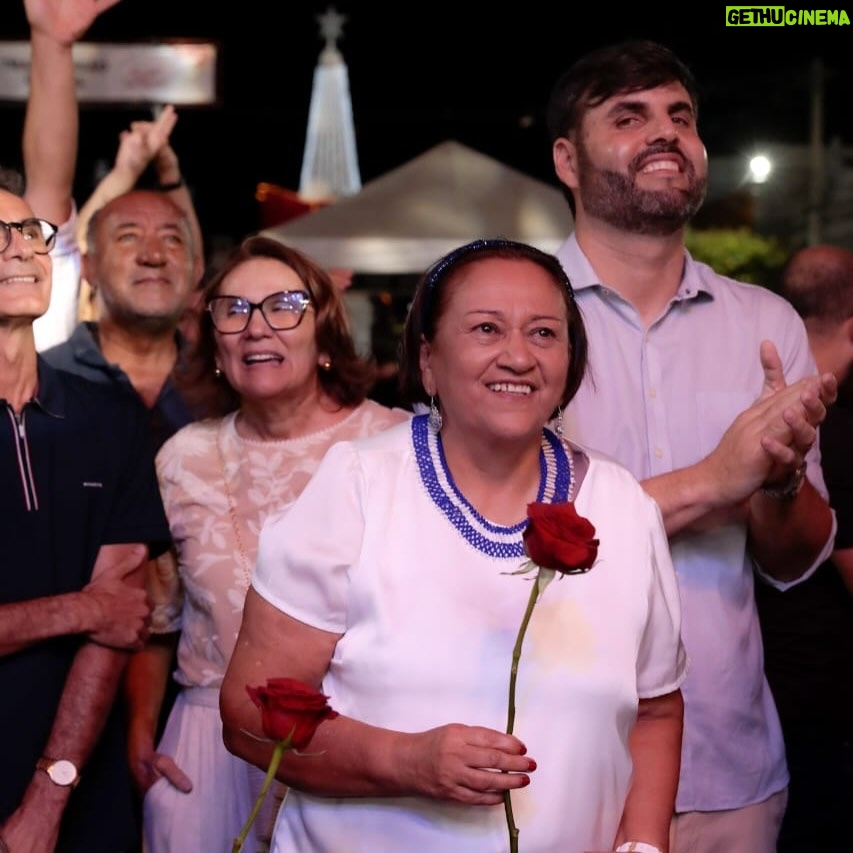 Joanna - 2.7K Likes - Currais Novos brilha  mais uma vez com o Natal Luzes do Sertão!
Tive a alegria de participar deste evento que já é referência em todo o Seridó e que celebra a cultura, a arte e a esperança do nosso povo, fortalecendo q  geração de renda e o o comércio local.
Um Natal que já  é referência para todo o Seridó.