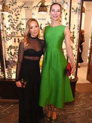 Joanne Froggatt Instagram - Last night was a stunning evening celebrating the @manoloblahnik Marie Antoinette installation @burlingtonarcade. A huge thank you to @kristinablahnik and all the team ♥️

And thank you to the brilliant 
💄 @makeupbyrhc @charlottetilbury 
 🪮 @hairbyryanwilkes @hershesons 
 📸 @makeupbyrhc @davebenettparties