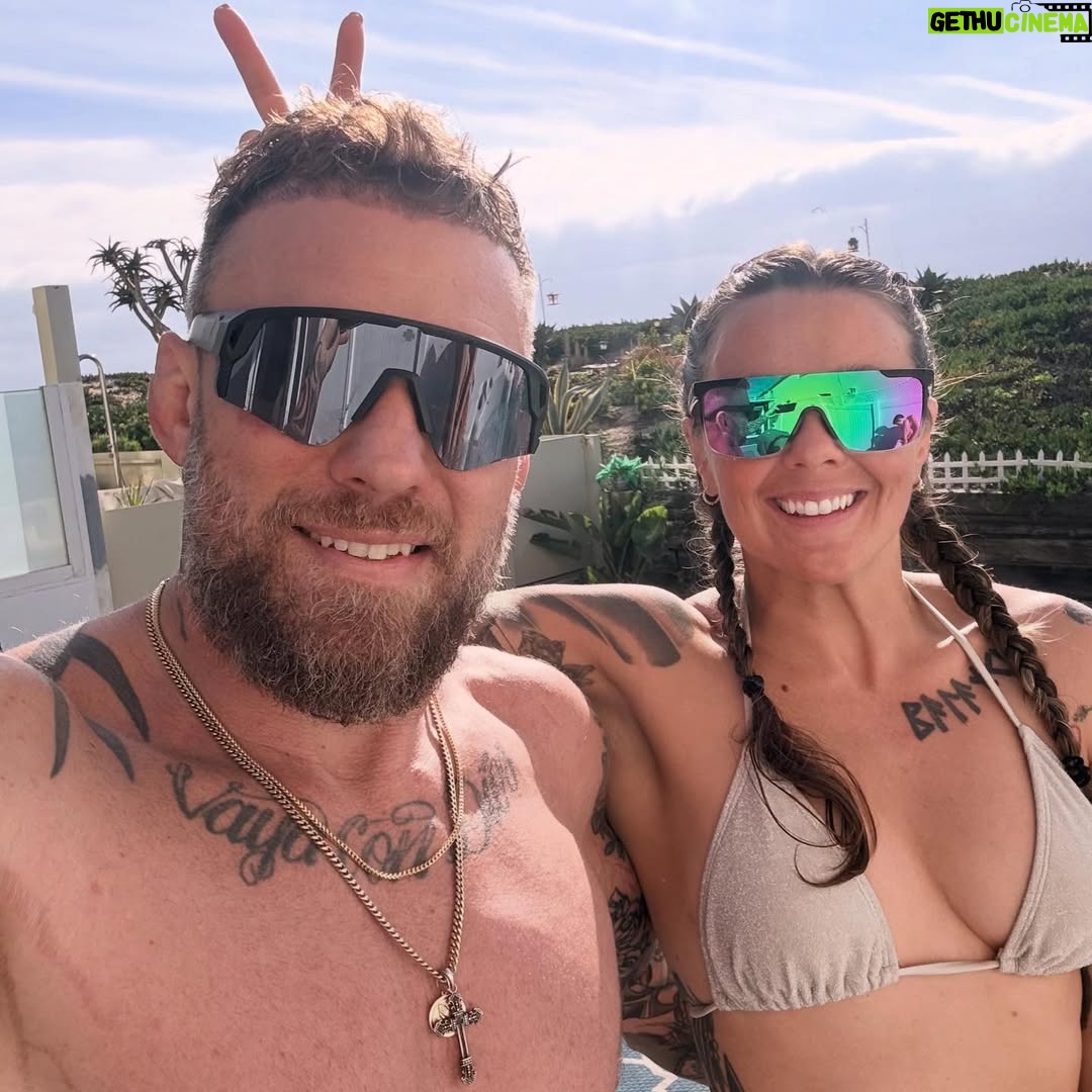 Joanne Wood - 1.9K Likes - 4.0 loading 📈 #nevergiveup