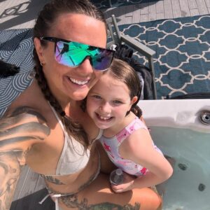 Joanne Wood Instagram - 4.0 loading 📈 #nevergiveup