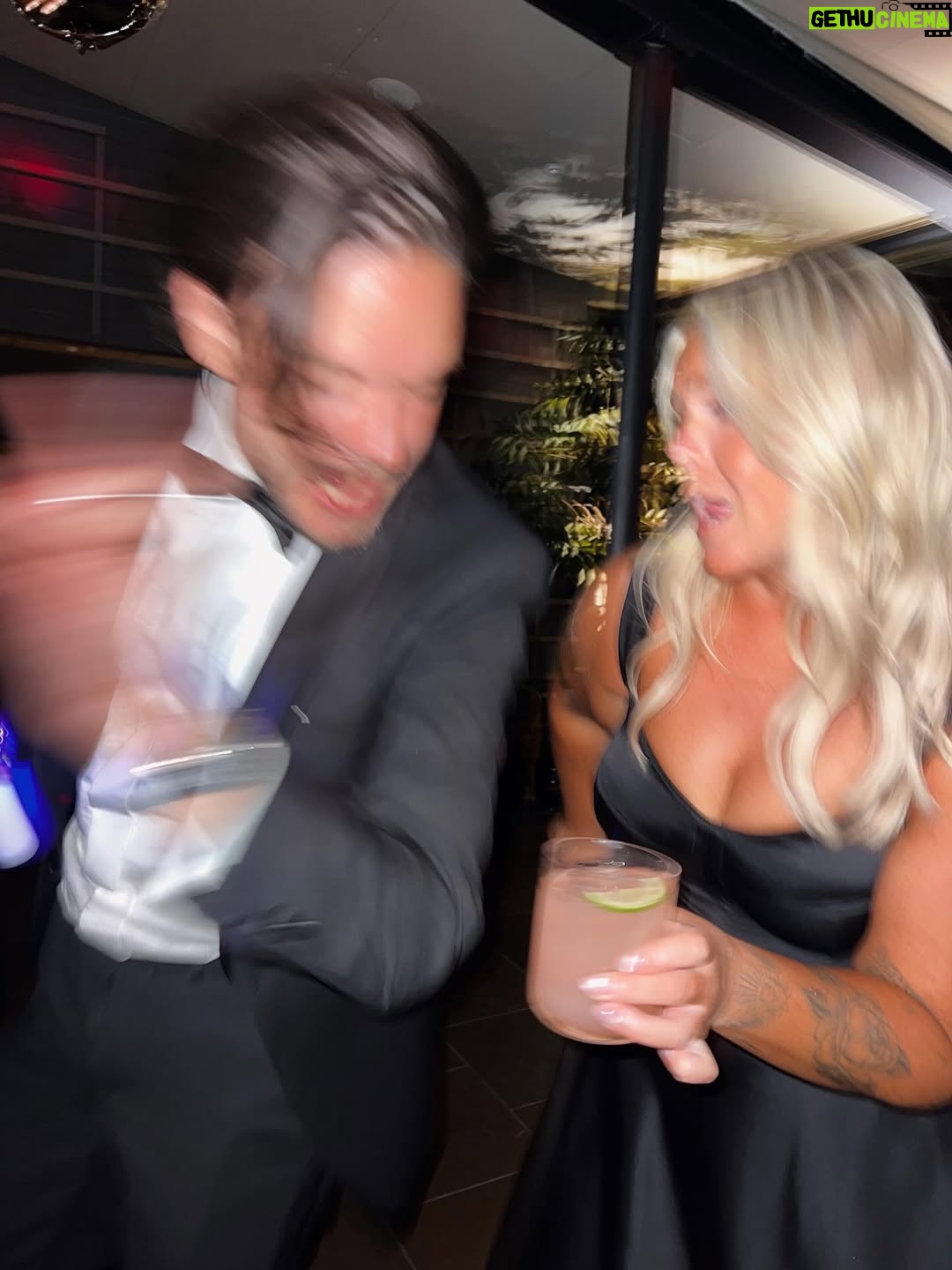 Johanna Nordström - 57.8K Likes - mina bästa kompisar har gift sig med varandra!!! andra kapitlet!! mitt hjärta bultar för er! 🩷❤️