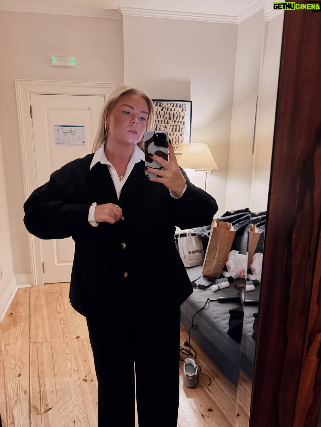 Johanna Nordström - 33.9K Likes - han tog mig till lissabon! fult va de inte! äckligt va de inte!