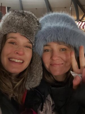 Josefin Asplund Instagram - Gagnef! På riktigt de enda bilderna/filmerna jag tog??! Tack alla underbara kollegor 💖💖💖 tack Dalarna!