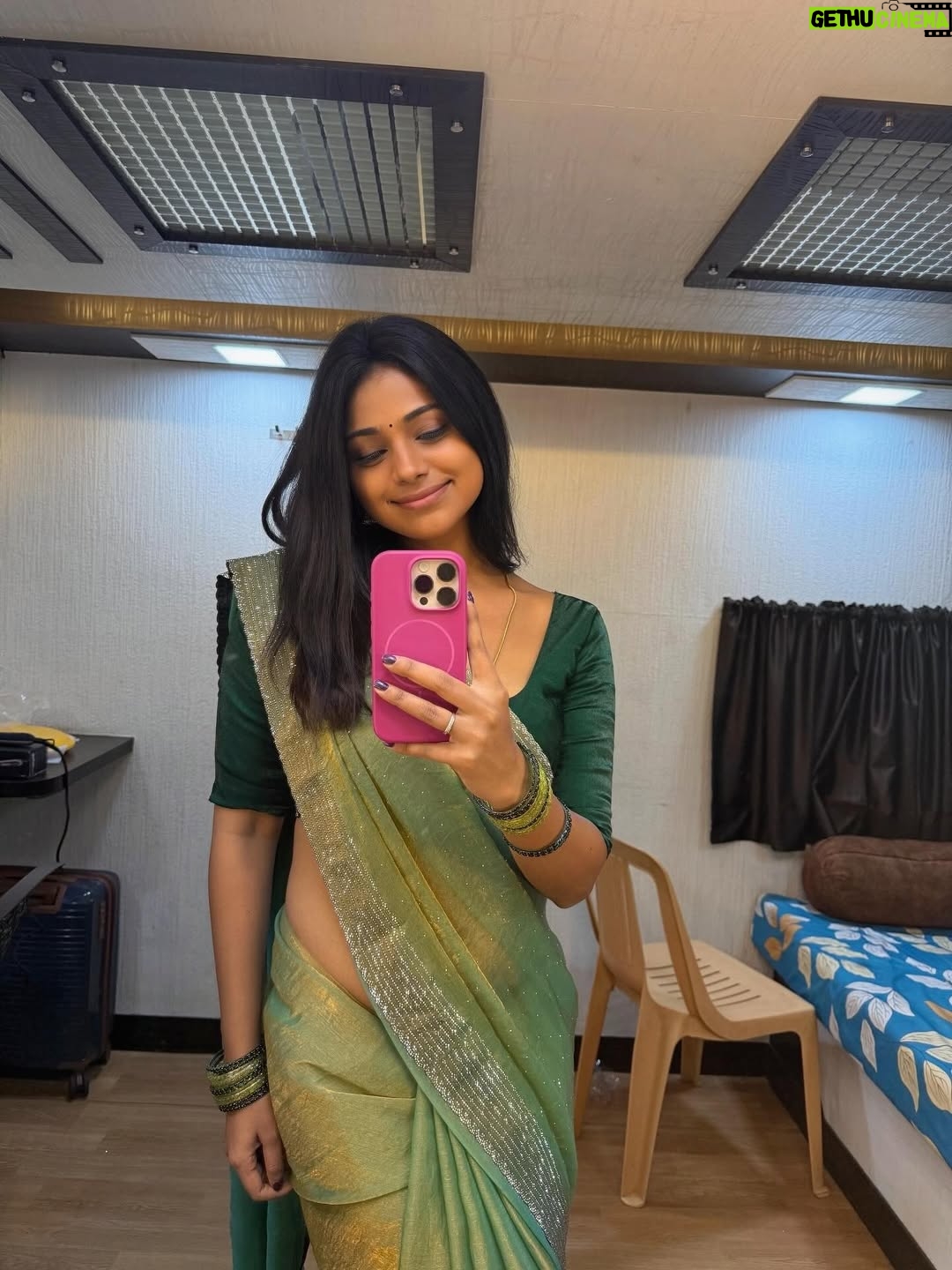 Jovita Livingston Jones - 7.3K Likes - Desi girl ? 😝❤️ 

#tonewbeginnings  #shootingdiaries 🎬❤️