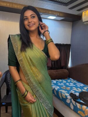 Jovita Livingston Jones Instagram - Desi girl ? 😝❤️
#tonewbeginnings #shootingdiaries 🎬❤️