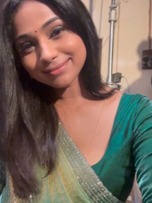 Jovita Livingston Jones Instagram - Desi girl ? 😝❤️
#tonewbeginnings #shootingdiaries 🎬❤️