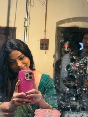Jovita Livingston Jones Instagram - Desi girl ? 😝❤️
#tonewbeginnings #shootingdiaries 🎬❤️