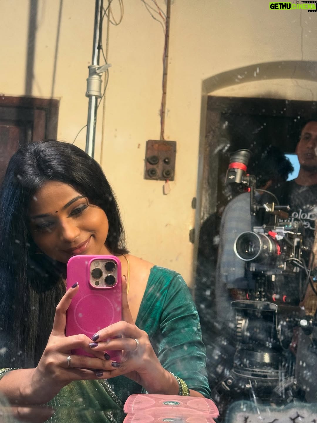 Jovita Livingston Jones - 7.3K Likes - Desi girl ? 😝❤️ 

#tonewbeginnings  #shootingdiaries 🎬❤️
