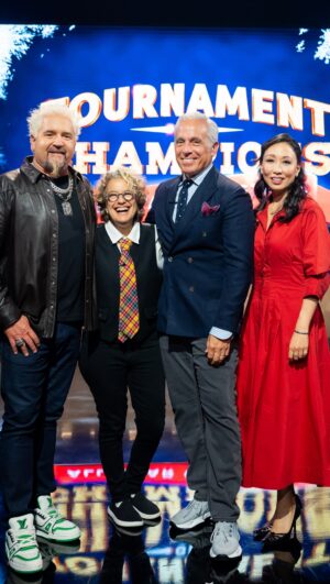 Judy Joo Instagram - ’Tis the season for culinary competition! 🎄✨

I had so much fun being a judge on Tournament of Champions: All-Star Christmas. The talent in this episode is exceptional and every chef brought their holiday best.

Tune in this Wednesday at 8pm ET!

@geoffreyzakarian & @susanfeniger 

@FoodNetwork @GuyFieri #TournamentOfChampions #AllStarChristmas @HBOMax @DiscoveryPlus

Dress: @jonathansimkhai