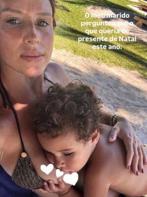 Júlia Belard Instagram - Pensei que queria silêncio, mas a única coisa que quero é tê-los bem perto e cheirar-lhes a cabeça 365 vezes por dia ❤️✨