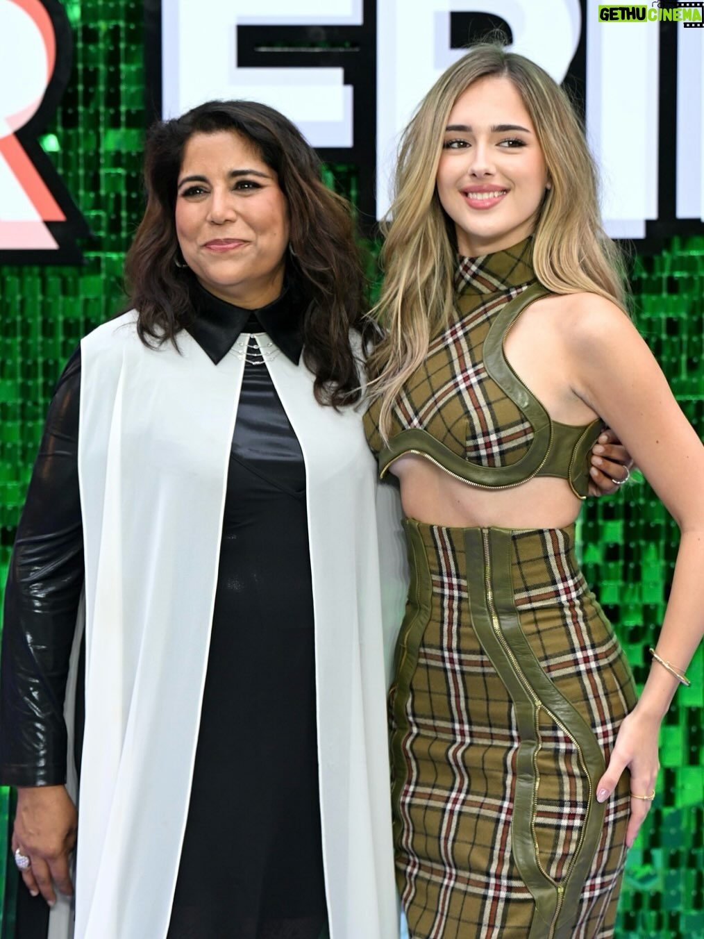 Julia Butters - 44.1K Likes - London premiere!! thank you so so much for having me you were everything💚
