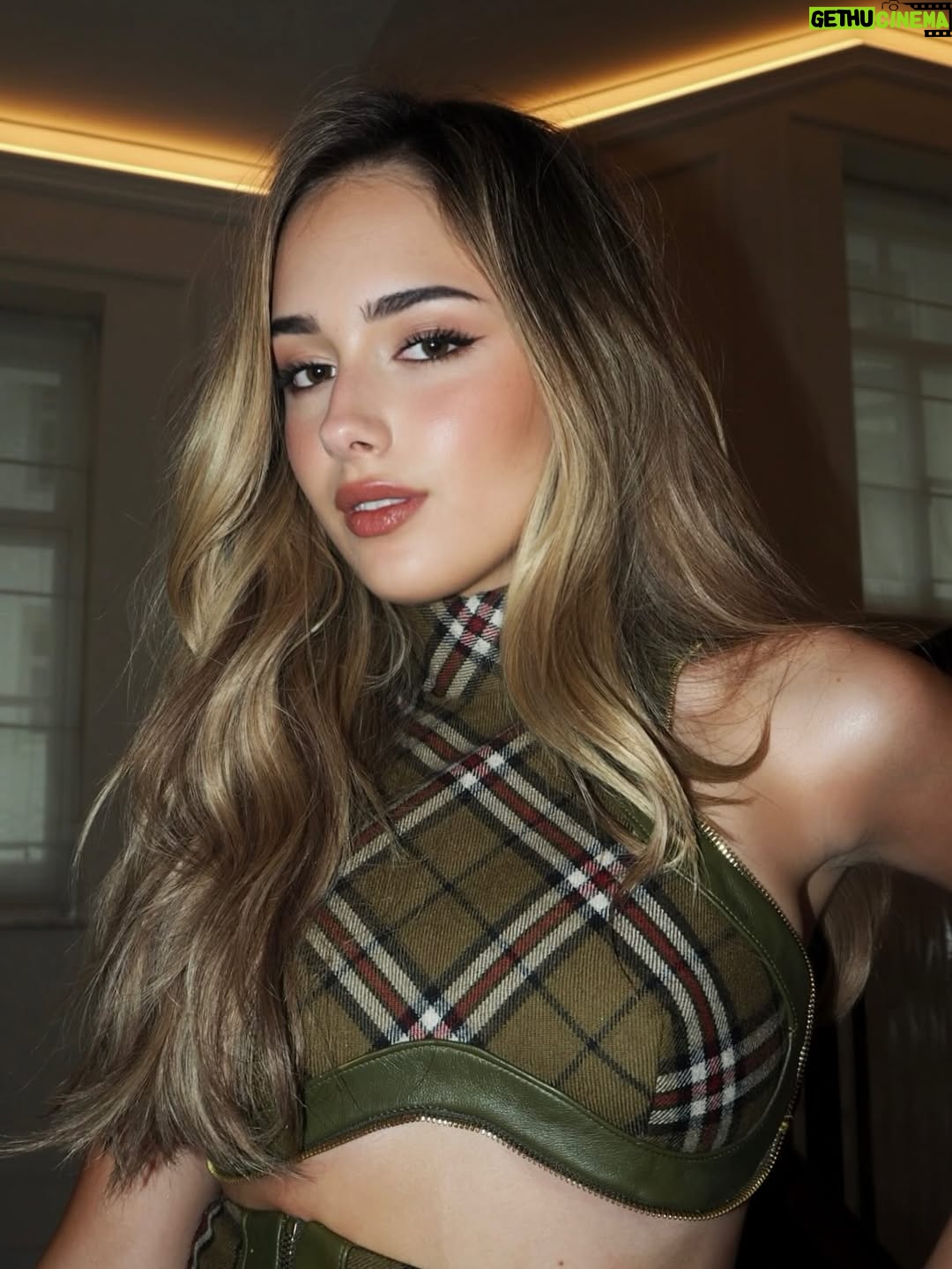 Julia Butters - 44.1K Likes - London premiere!! thank you so so much for having me you were everything💚