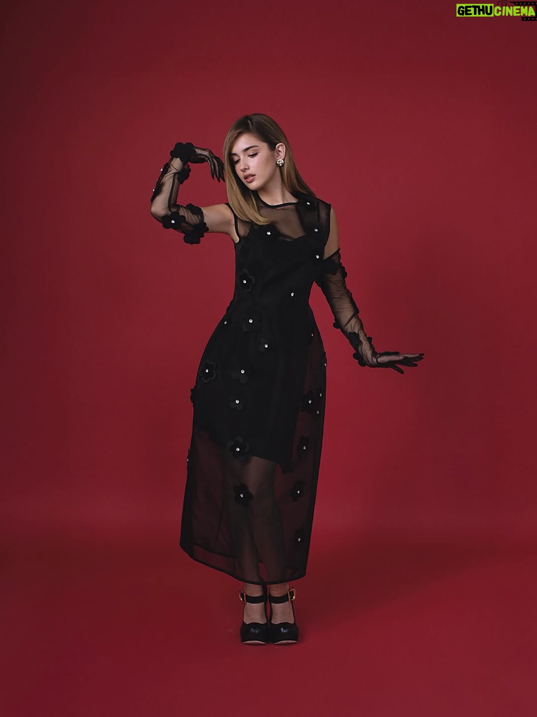 Julia Butters - 57.8K Likes - Playing dress up with numero magazinee thank you to everyone who made this possible xx
Magazine: @numero_netherlands
Photographer: Perazna @perazna
Stylist: Enrique Melendez @mrenriquemelendez 
Makeup: Akina Shimizu @aki__makeup 
Hair: Eduardo Méndez @eduardomendezhair 
Editor: Timi Letonja @timiletonja
Editorial Director & Interview: Jana Letonja @janaletonja