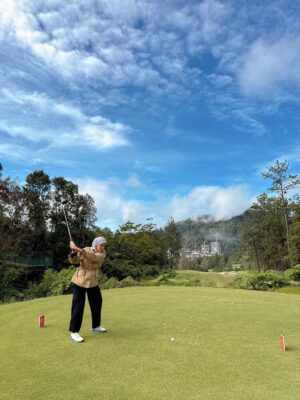 Julia Farhana Marin Instagram - .
Much needed time in nature doing what I absolutely love 🥹