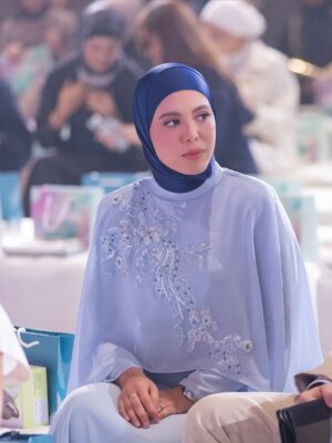 Julia Farhana Marin Instagram - .
Falling in love with myself all over again 
Attended FMA for @majalahnona 

Thank you and congratulations @kiffy_razak on an amazing 20 year journey with Nona, thank you for showing us what true empowerment is and what its like to be a woman with her own voice. Have always admired your work! Keep thriving wherever you are 🫶🏻

Thank you @wanmohdfirdaus for having me at FMA nona

Wearing @haydena_
Photos @keanuazmanproductions team
