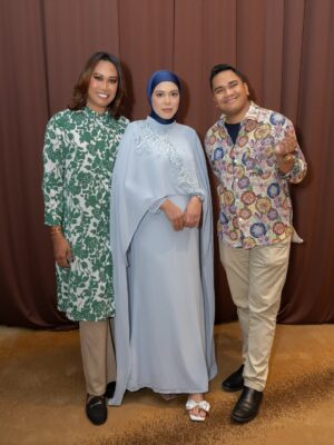 Julia Farhana Marin Instagram - .
Falling in love with myself all over again 
Attended FMA for @majalahnona 

Thank you and congratulations @kiffy_razak on an amazing 20 year journey with Nona, thank you for showing us what true empowerment is and what its like to be a woman with her own voice. Have always admired your work! Keep thriving wherever you are 🫶🏻

Thank you @wanmohdfirdaus for having me at FMA nona

Wearing @haydena_
Photos @keanuazmanproductions team