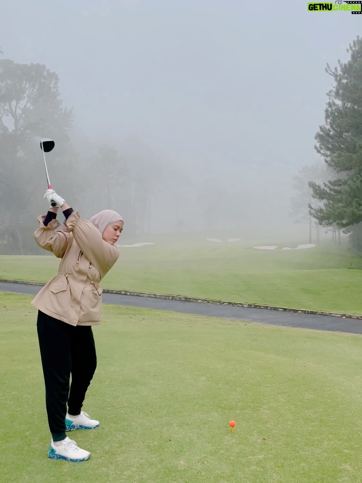 Julia Farhana Marin - 274 Likes - .
My kind of me-time.
8AM tee off 
Nak join tournament again 🤪 next year! 
Everytime I get the chance, I practice. 

I have been playing the past few years, but never bothered posting. A sport I can never get bored of : golf 🫶🏻

Anyone wanna tee off soon?