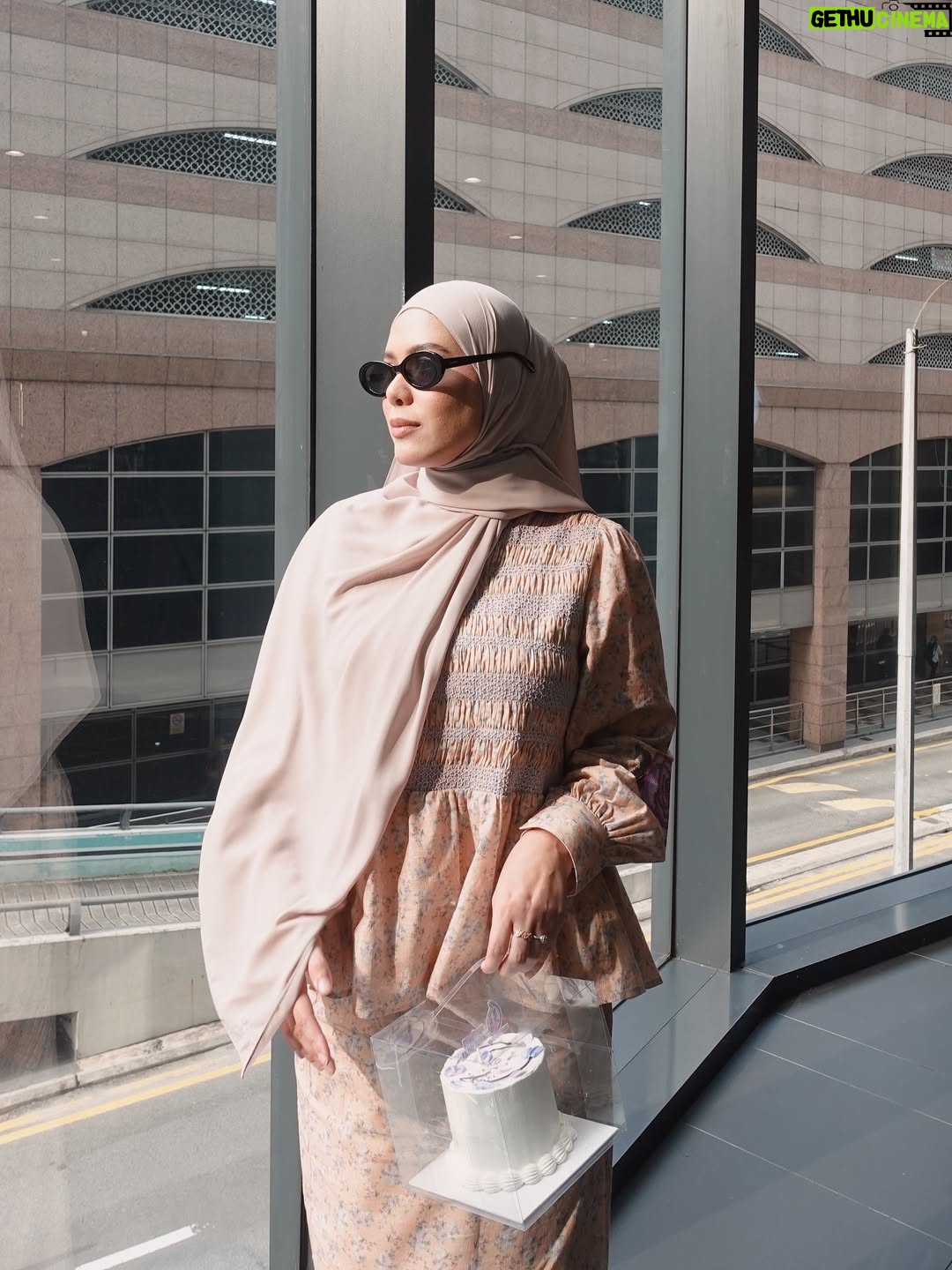 Julia Farhana Marin - 201 Likes - Press conference with @tvalhijrah114 for my latest project #vibrasiayatayattuhan 

Wearing @petitmoi.my of course 🫶🏻