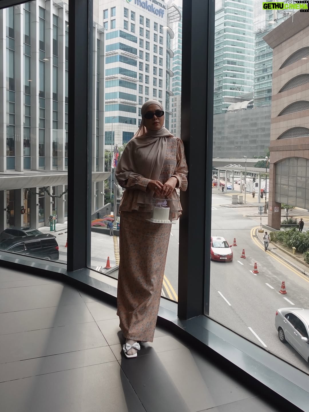 Julia Farhana Marin - 201 Likes - Press conference with @tvalhijrah114 for my latest project #vibrasiayatayattuhan 

Wearing @petitmoi.my of course 🫶🏻