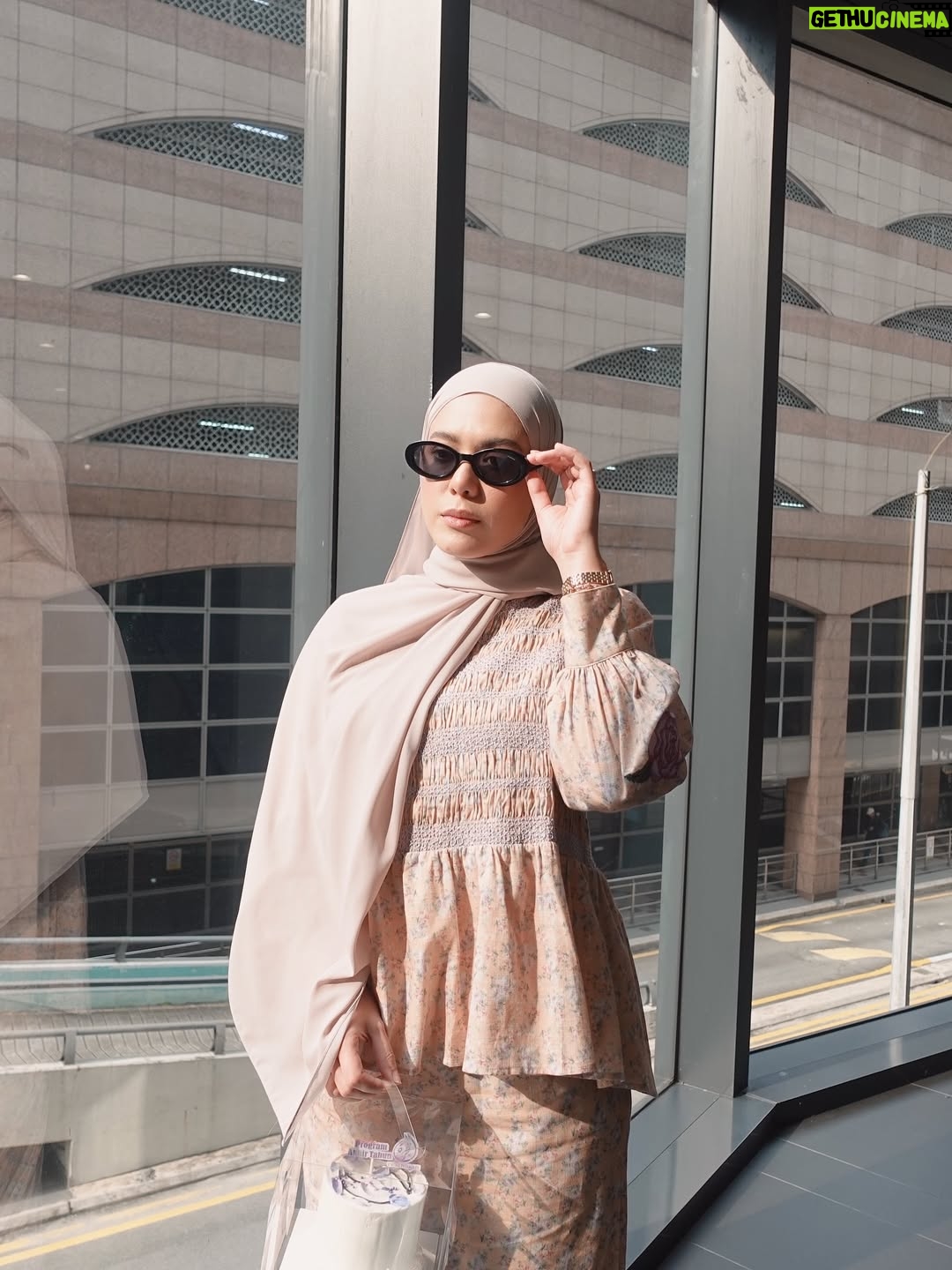 Julia Farhana Marin - 201 Likes - Press conference with @tvalhijrah114 for my latest project #vibrasiayatayattuhan 

Wearing @petitmoi.my of course 🫶🏻