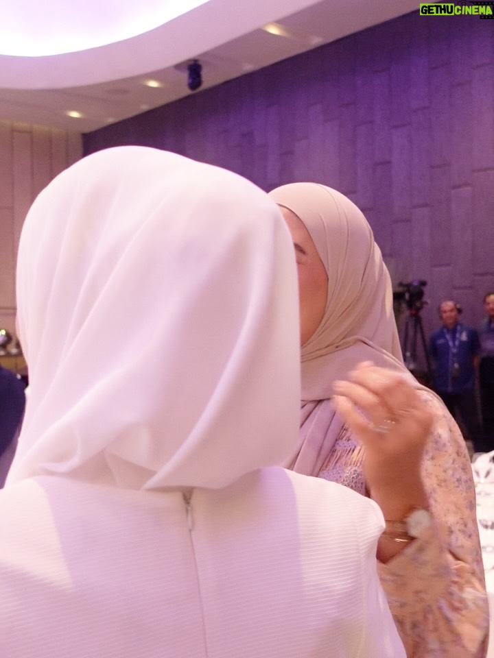 Julia Farhana Marin - 201 Likes - Press conference with @tvalhijrah114 for my latest project #vibrasiayatayattuhan 

Wearing @petitmoi.my of course 🫶🏻