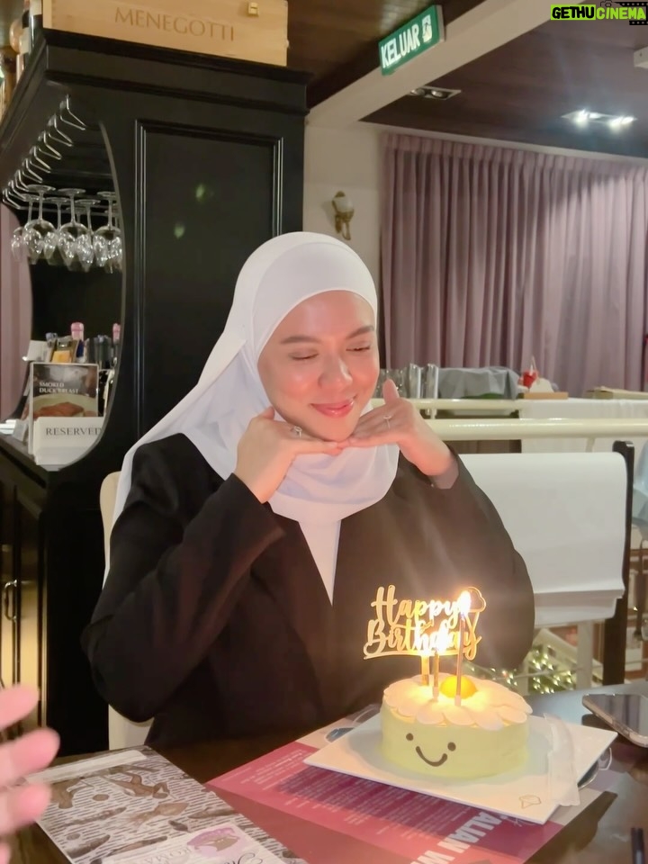 Julia Farhana Marin - 1K Likes - .
Today, I am reminded how Allah swt has blessed me with so much love and rezeki over the years. Today felt like just another day, just extra food and extra dessert (cake 🤣) 

Everyday I have so much attention, so much love, so much care, so much rezeki masyallah. That’s what I love about birthdays, you are reminded of how much you are blessed. 

Thank you for being in my life, thank you sayang @drchehafiz for always making me feel special every single day, thank you for your daily tazkirah which I am happy to listen to every day, I am blessed to be loved and supported by you. Thank you all my sweet friends for all the messages, whatsapp, for taking the time to make doa for me 😭 and my smol family who give me so much love, thank you. Thank you feeding me endless pizza, pasta and lasagna tonight. 

I dont have enough space for more photos 🫠 

Love you all 🫶🏻❤️