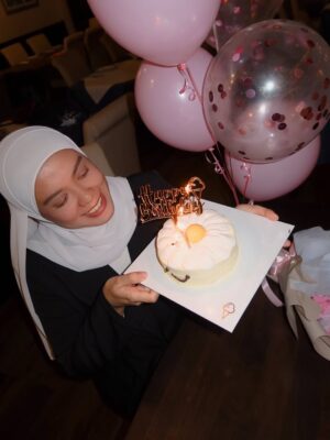 Julia Farhana Marin Instagram - .
Today, I am reminded how Allah swt has blessed me with so much love and rezeki over the years. Today felt like just another day, just extra food and extra dessert (cake 🤣) 

Everyday I have so much attention, so much love, so much care, so much rezeki masyallah. That’s what I love about birthdays, you are reminded of how much you are blessed. 

Thank you for being in my life, thank you sayang @drchehafiz for always making me feel special every single day, thank you for your daily tazkirah which I am happy to listen to every day, I am blessed to be loved and supported by you. Thank you all my sweet friends for all the messages, whatsapp, for taking the time to make doa for me 😭 and my smol family who give me so much love, thank you. Thank you feeding me endless pizza, pasta and lasagna tonight. 

I dont have enough space for more photos 🫠 

Love you all 🫶🏻❤️