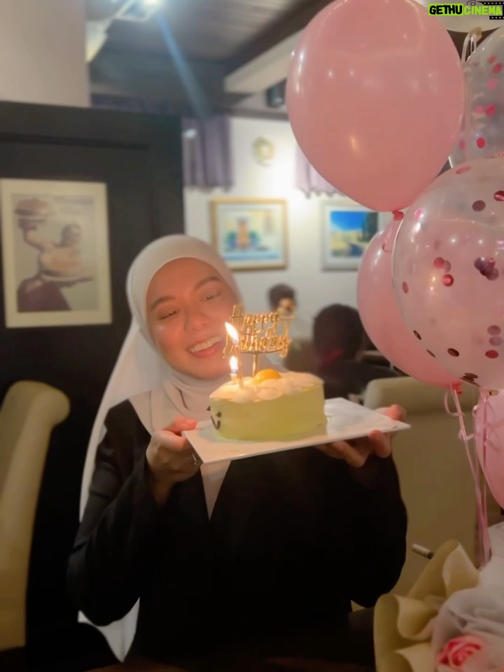 Julia Farhana Marin - 1K Likes - .
Today, I am reminded how Allah swt has blessed me with so much love and rezeki over the years. Today felt like just another day, just extra food and extra dessert (cake 🤣) 

Everyday I have so much attention, so much love, so much care, so much rezeki masyallah. That’s what I love about birthdays, you are reminded of how much you are blessed. 

Thank you for being in my life, thank you sayang @drchehafiz for always making me feel special every single day, thank you for your daily tazkirah which I am happy to listen to every day, I am blessed to be loved and supported by you. Thank you all my sweet friends for all the messages, whatsapp, for taking the time to make doa for me 😭 and my smol family who give me so much love, thank you. Thank you feeding me endless pizza, pasta and lasagna tonight. 

I dont have enough space for more photos 🫠 

Love you all 🫶🏻❤️