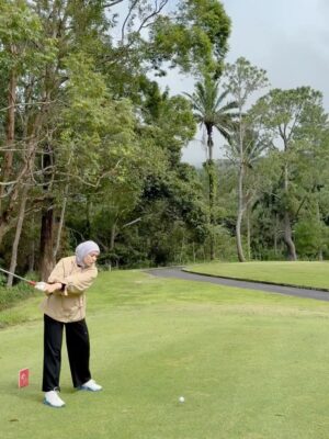 Julia Farhana Marin Instagram - .
Much needed time in nature doing what I absolutely love 🥹
