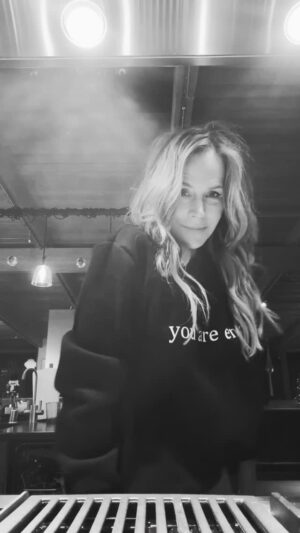 Julie Benz Instagram - Christmas gift idea #1: this @dearpersonco sweatshirt. Imagine how much better the world would be if we all walked around in this.