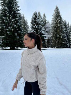 Julie Bertin Instagram - La Suisse, la neige et moi beaucoup trop heureuse : combo parfait ❄️🇨🇭