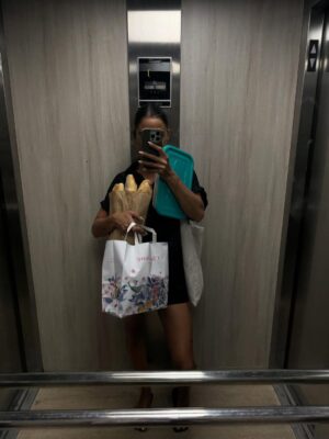 Julie Bertin Instagram - Septembre >>>>>>> Moins d’écran, plus de vécu.