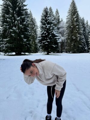 Julie Bertin Instagram - La Suisse, la neige et moi beaucoup trop heureuse : combo parfait ❄️🇨🇭