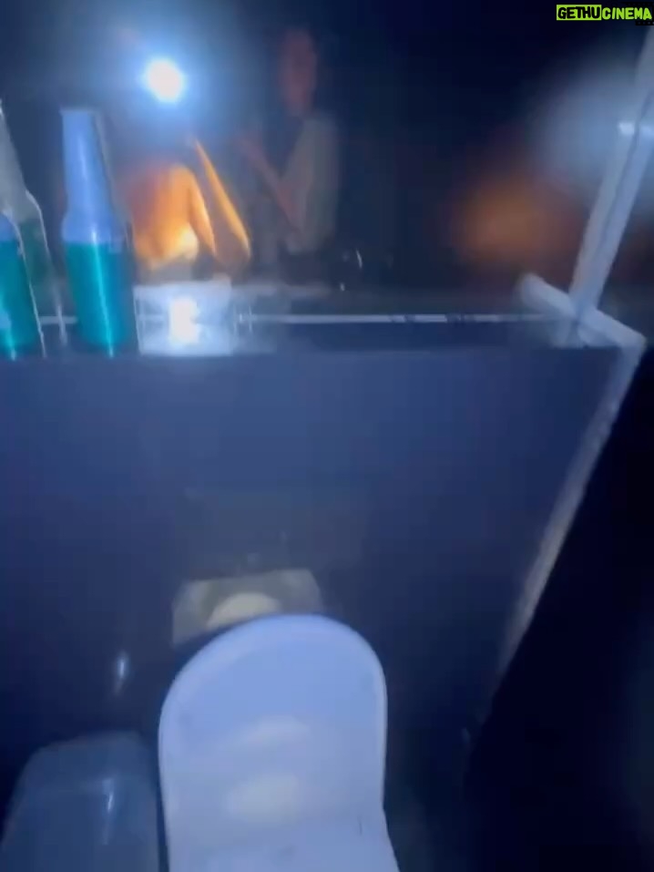 Julie Bertin - 8.5K Likes - Mamie a remis son tablier de nights et Ibiza s’en souviendra 💃🪩

Des retrouvailles, du rire, du partage et surtout une intensité de dingue. 
 
Bref. Ibiza, c’est ce souffle d’éternelle jeunesse qu’on emporte avec soi. 💫