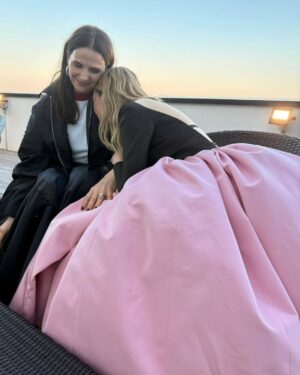 Juliette Binoche Instagram - Nous avons terminé ! Au revoir au Festival de Cannes qui nous a aidé à accomplir notre parcours de jury, merci à tous ceux qui nous ont accompagnés, qui ont organisés tous les aller-retours pour aller voir les films, particulièrement à Laure et son équipe, chauffeurs (Thorsten) gardes du corps (Andi) aux personnes qui ont travaillées au Palais des festivals, au Café des Palmes. Merci à mon équipe chérie ( style @jonathan_huguet make-up @celine_planchenault hair @johnnollet )
Merci @prada for this new look 👀 

Thank you to my beautiful jury, it was really intense but I think we all grew confronting our differences and sensibilities. I love you all, you’re in my heart ! Dieudo, Alba, Halle, Carlos, Hong Sangsoo, Jeremy, Payal, Leila. Love to you all ! 🦋🦋🦋🦋🦋🦋🦋🦋🦋